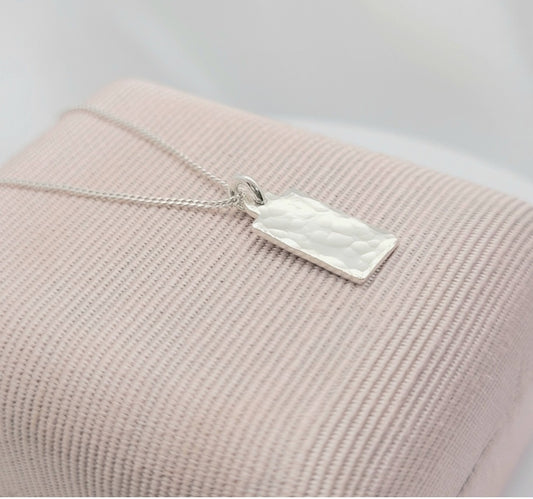 .925 Sterling Silver Petit Hammered Pendant Necklace