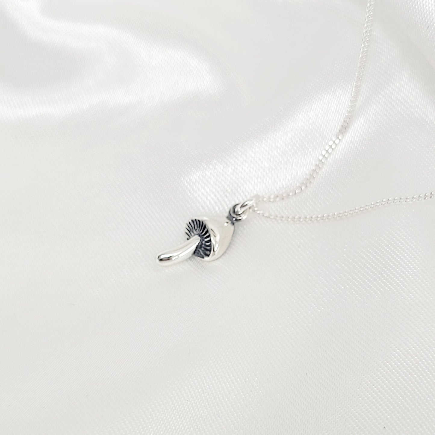 925 Sterling Silver Dainty Mushroom Charm Pendant Necklace